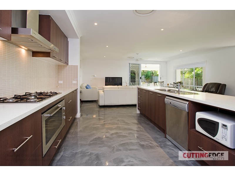 16 PATHFINDER RD, Coomera Waters QLD 4209