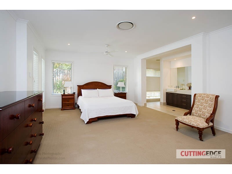 16 PATHFINDER RD, Coomera Waters QLD 4209