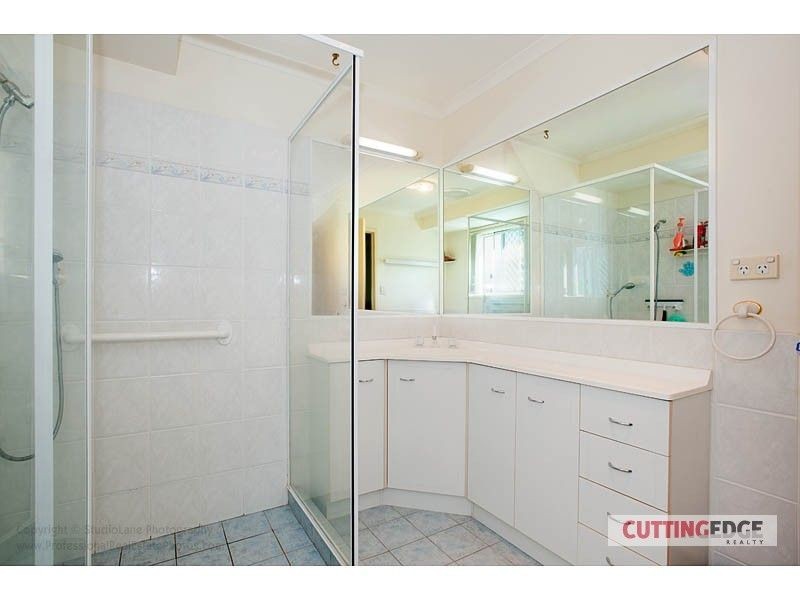 12 Mussau Street, Pacific Pines QLD 4211