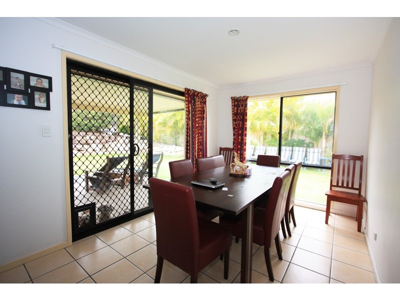 12 CATCHLOVE ST, Maudsland QLD 4210