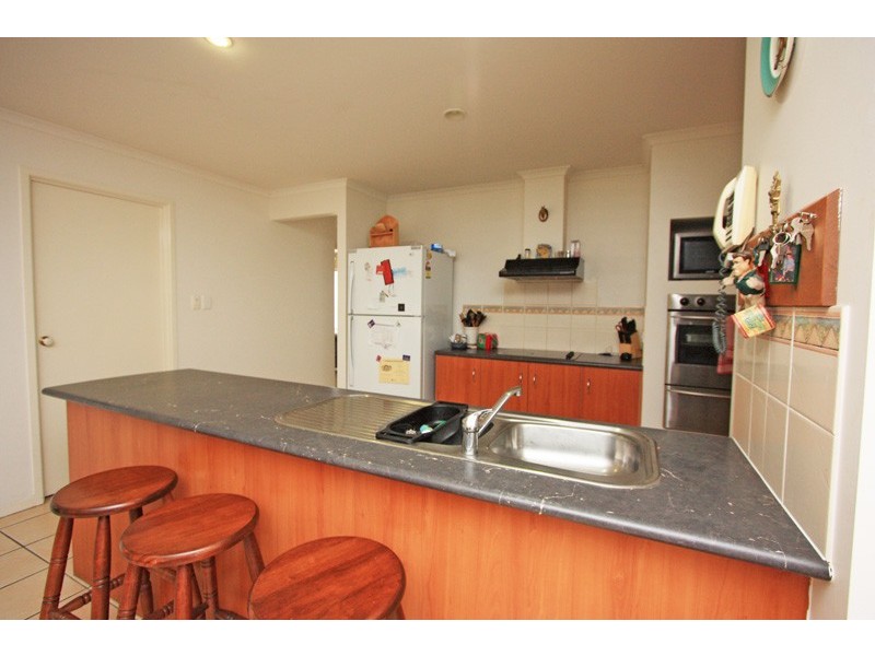 12 CATCHLOVE ST, Maudsland QLD 4210