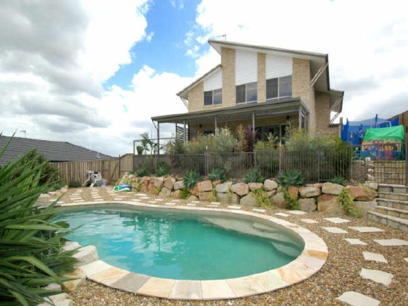 9 TALLOW ST, Pacific Pines QLD 4211