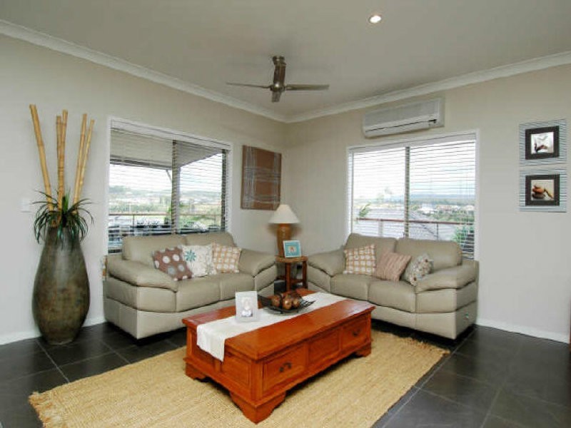 9 TALLOW ST, Pacific Pines QLD 4211