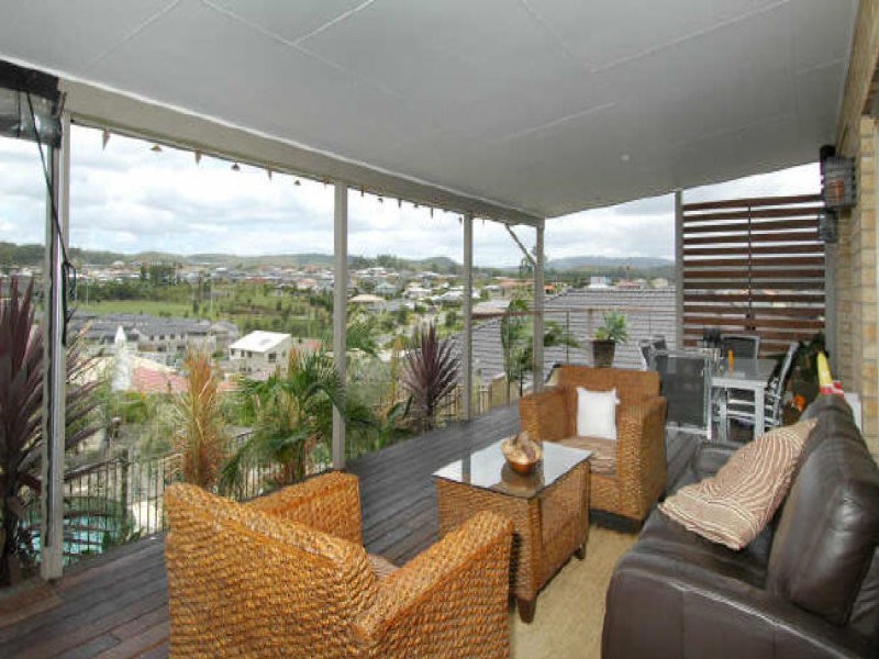 9 TALLOW ST, Pacific Pines QLD 4211