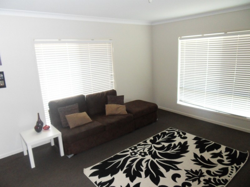 79 WUNBURRA CIRCLE, Pacific Pines QLD 4211