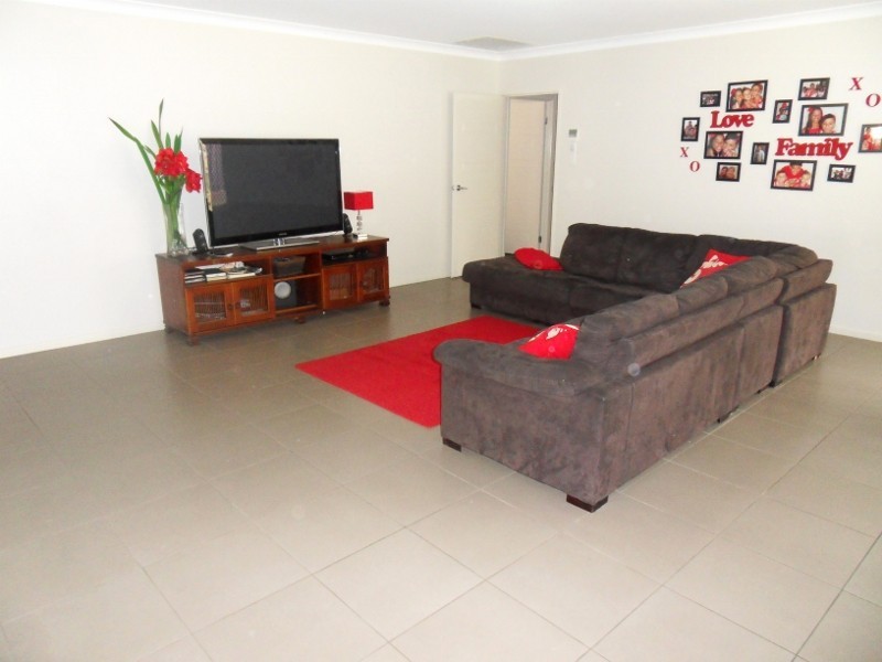 79 WUNBURRA CIRCLE, Pacific Pines QLD 4211