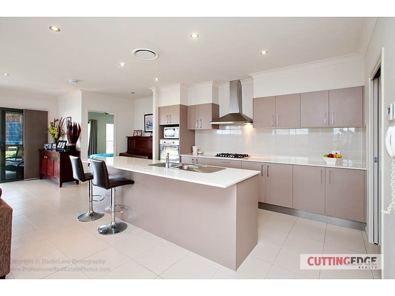 18 MAJOR MITCHELL DR, Upper Coomera QLD 4209