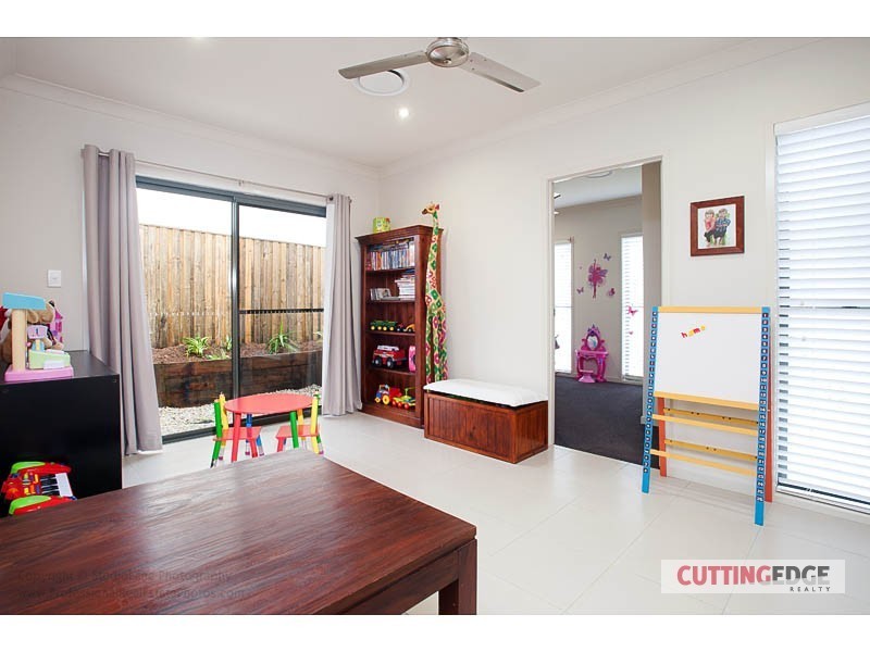 18 MAJOR MITCHELL DR, Upper Coomera QLD 4209