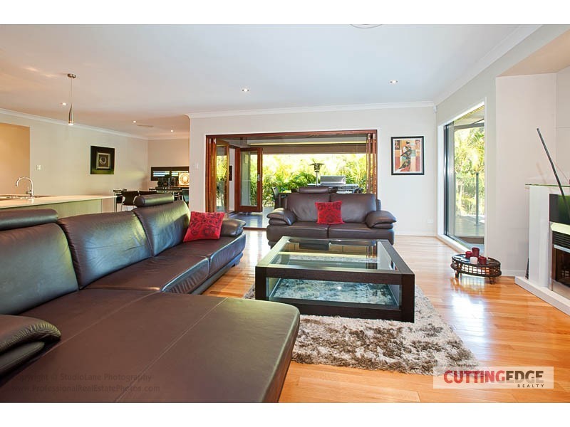 4 GARAWARRA CRES, Upper Coomera QLD 4209