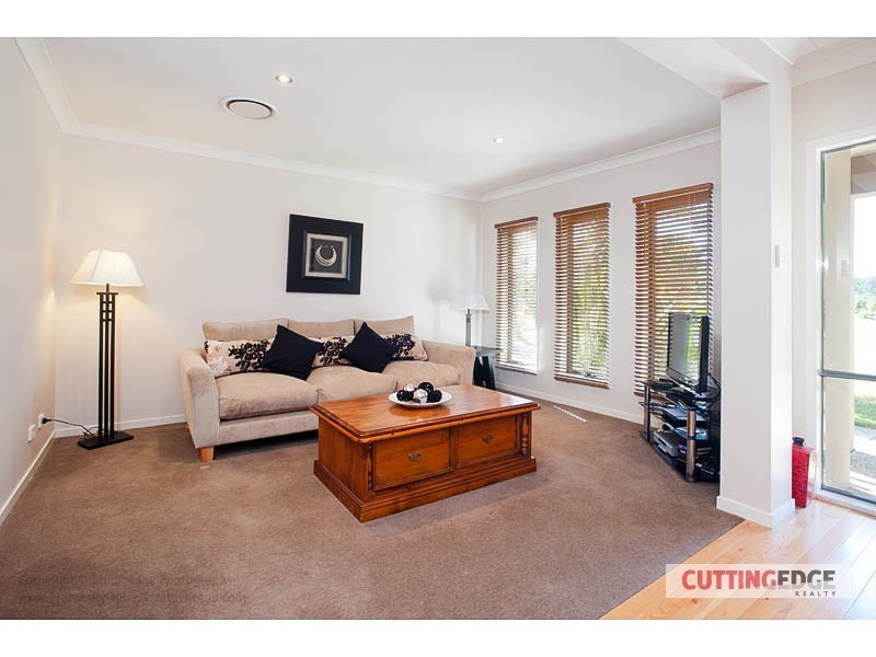 4 GARAWARRA CRES, Upper Coomera QLD 4209