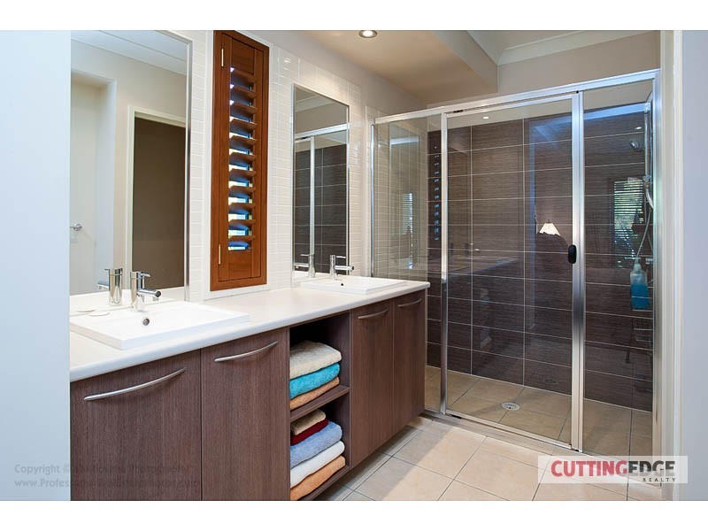 4 GARAWARRA CRES, Upper Coomera QLD 4209