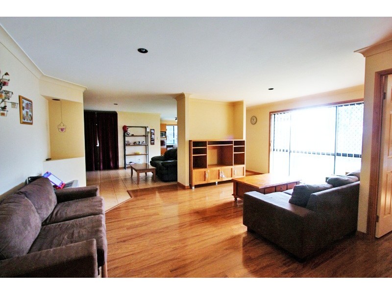 15 Mackellar Rise, Maudsland QLD 4210