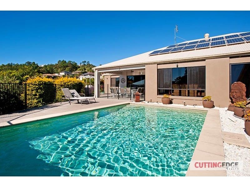 6 Soward Court, Pacific Pines QLD 4211