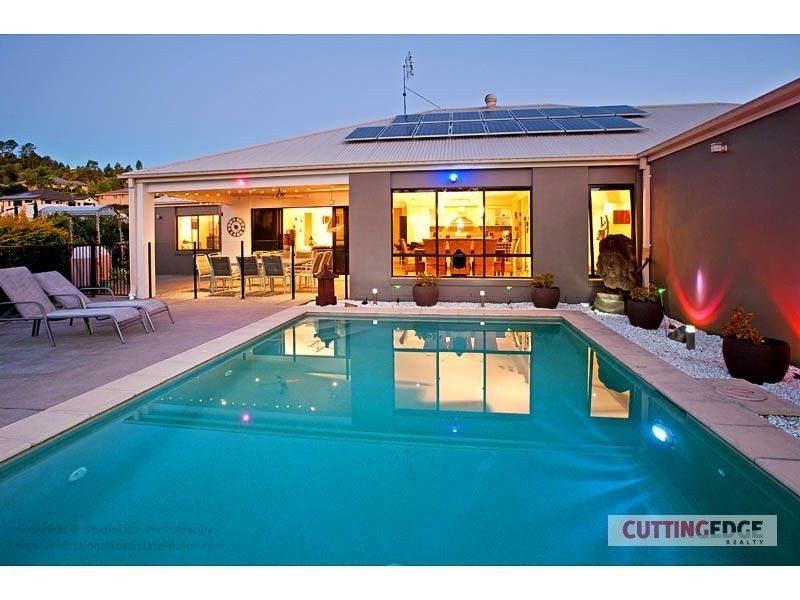 6 Soward Court, Pacific Pines QLD 4211