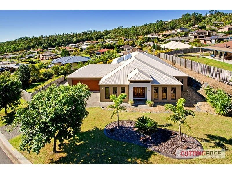 6 Soward Court, Pacific Pines QLD 4211