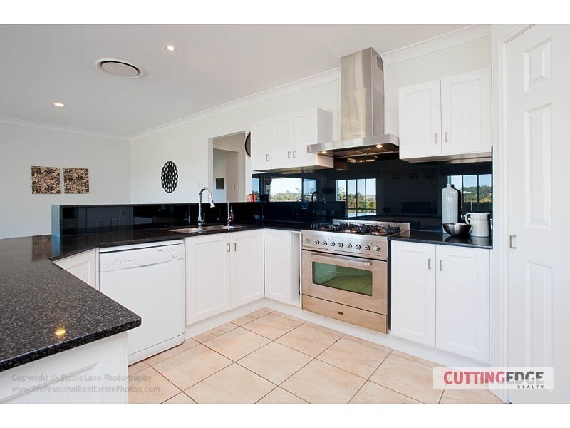 14 Fitzgerald Close, Maudsland QLD 4210