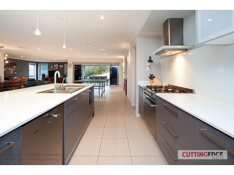 38 Wunburra Circle, Pacific Pines QLD 4211