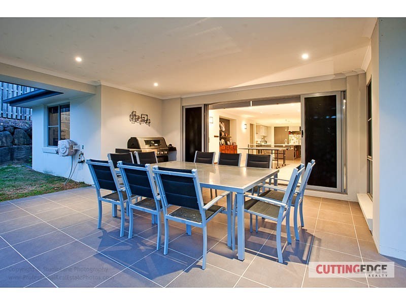 38 Wunburra Circle, Pacific Pines QLD 4211