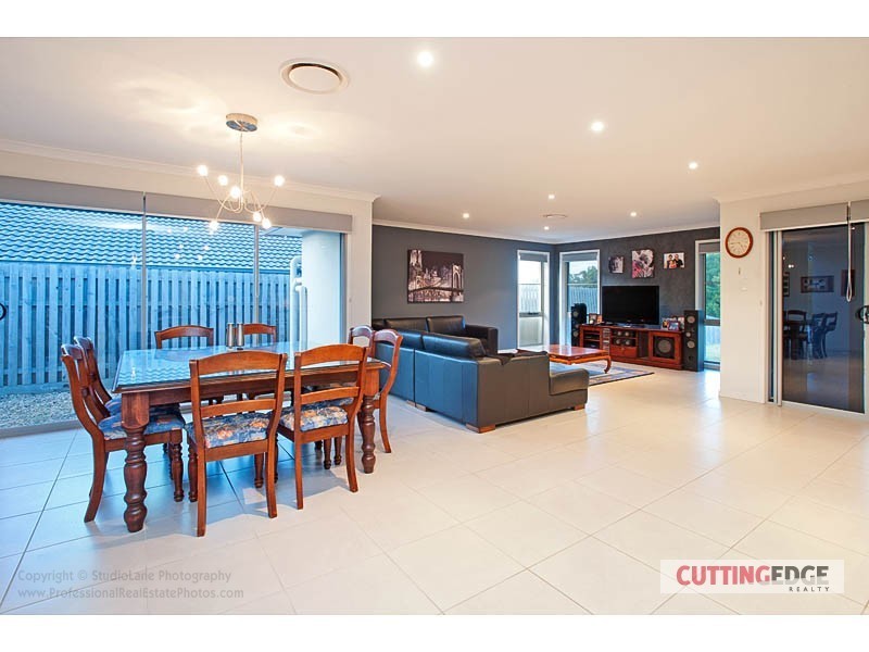38 Wunburra Circle, Pacific Pines QLD 4211
