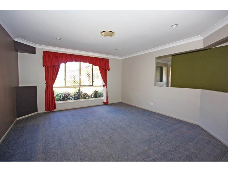 46 Penrhyn St, Pacific Pines QLD 4211