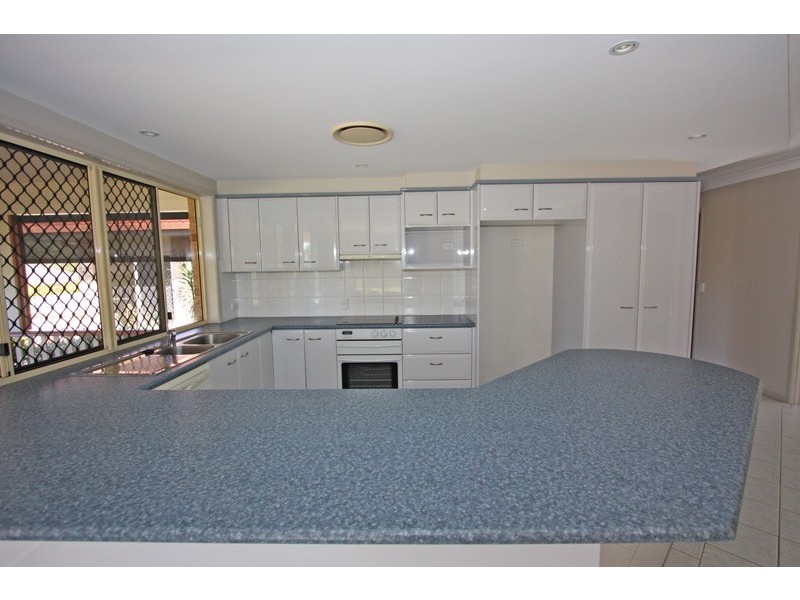 46 Penrhyn St, Pacific Pines QLD 4211