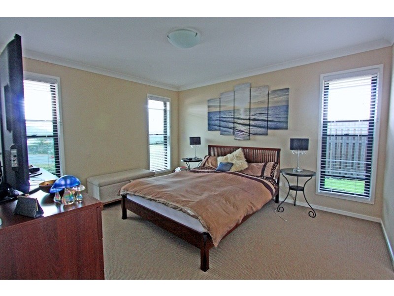 17 FLAMETREE CRES, Maudsland QLD 4210