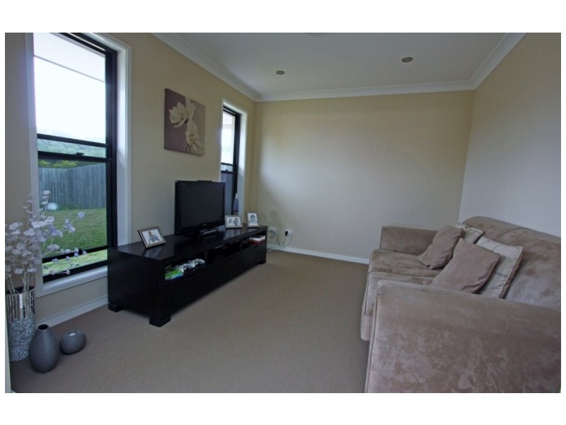 17 FLAMETREE CRES, Maudsland QLD 4210