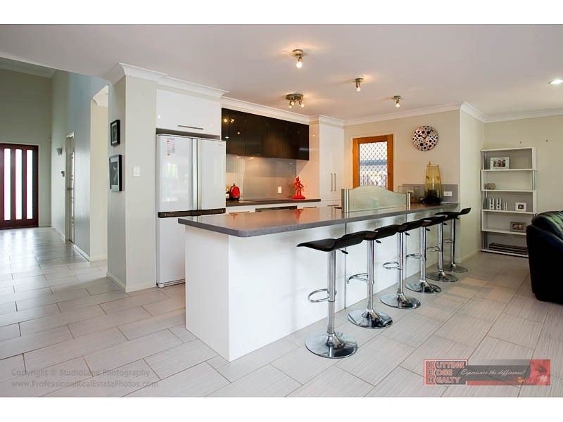 8 Twynam Mews, Pacific Pines QLD 4211
