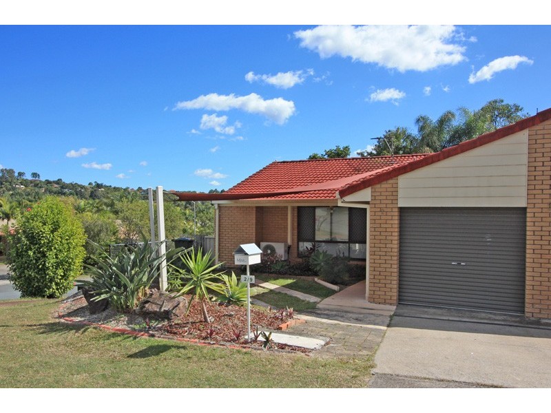 2/9 VINE ST, Oxenford QLD 4210