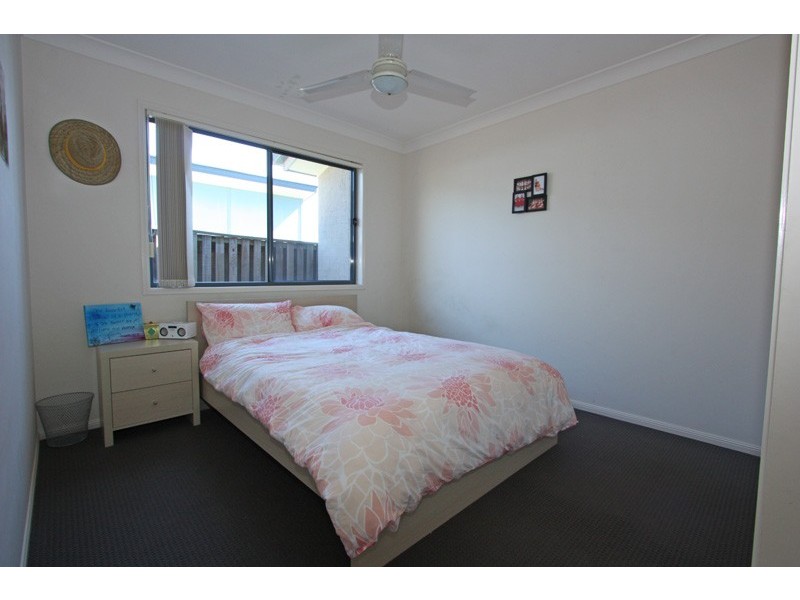 13 STOCKDALE ST, Pacific Pines QLD 4211