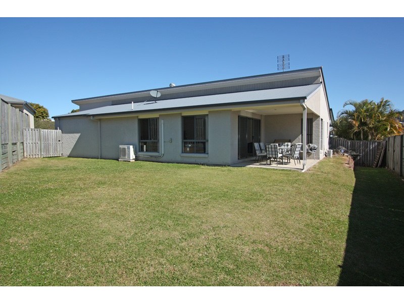 13 STOCKDALE ST, Pacific Pines QLD 4211