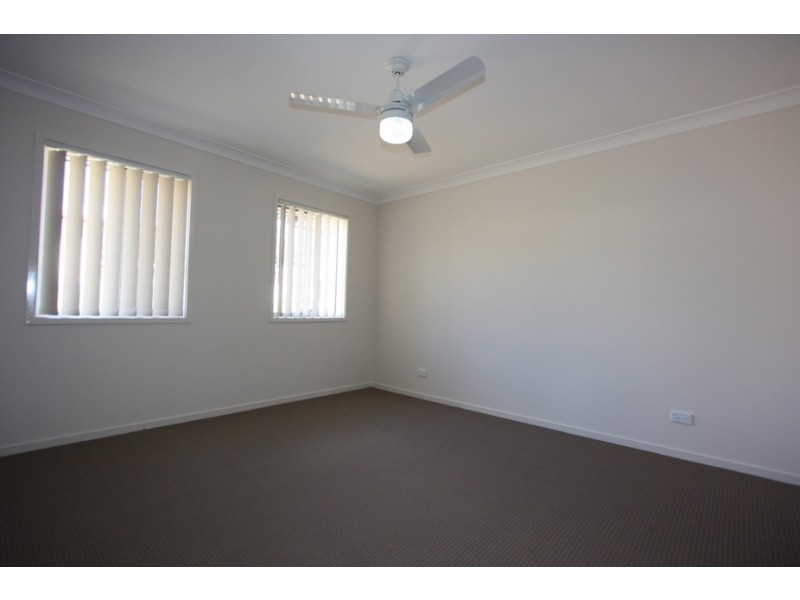 82 Wunburra Circle, Pacific Pines QLD 4211