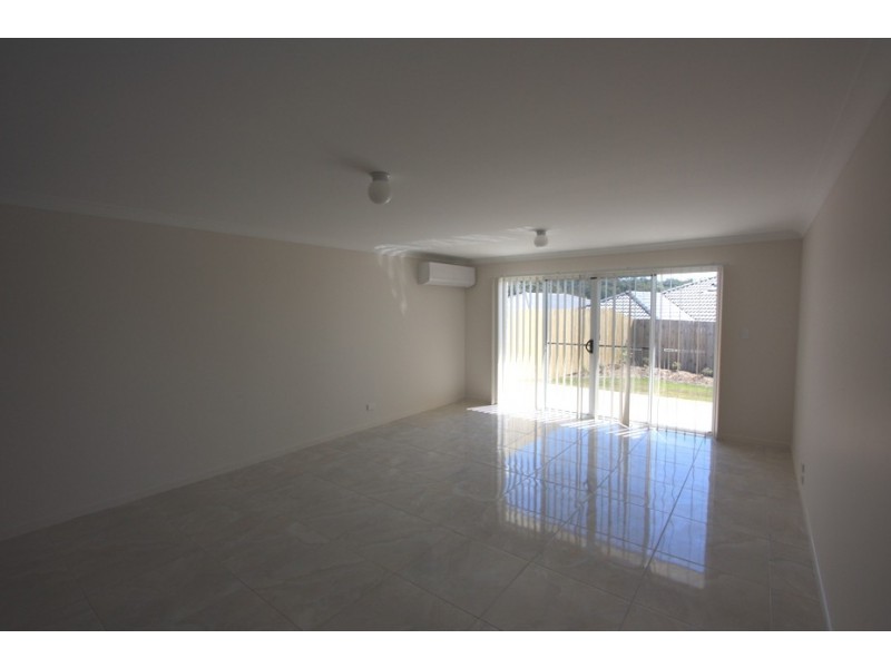 82 Wunburra Circle, Pacific Pines QLD 4211