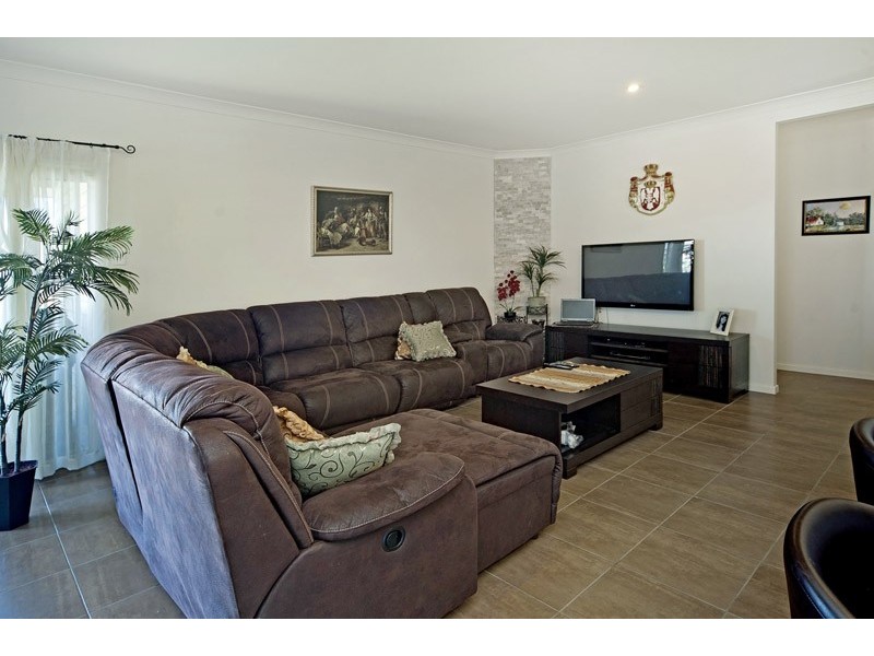 29 Felling Dr, Maudsland QLD 4210