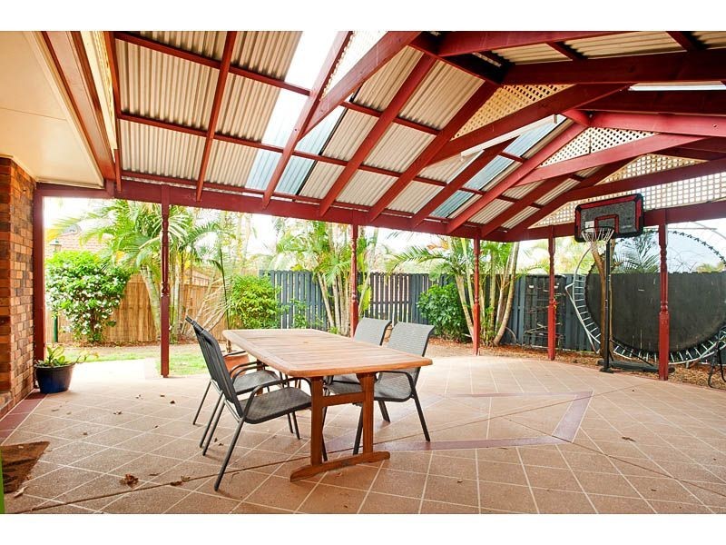 5 Samoa Court, Pacific Pines QLD 4211