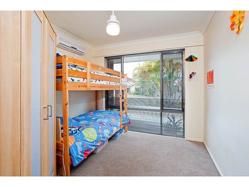 5 Samoa Court, Pacific Pines QLD 4211