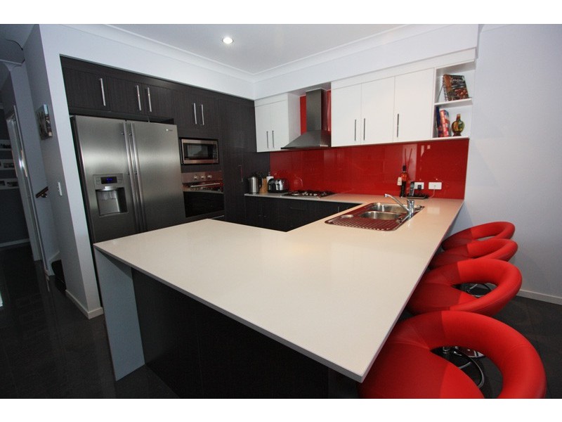 60 Manning Cct, Pacific Pines QLD 4211