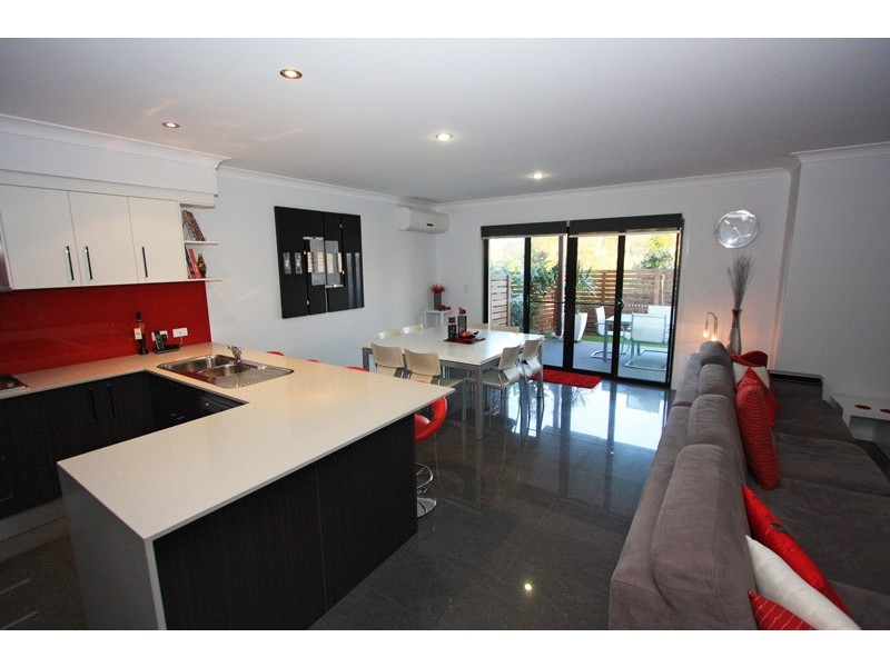 60 Manning Cct, Pacific Pines QLD 4211