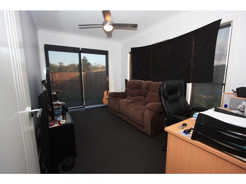60 Manning Cct, Pacific Pines QLD 4211