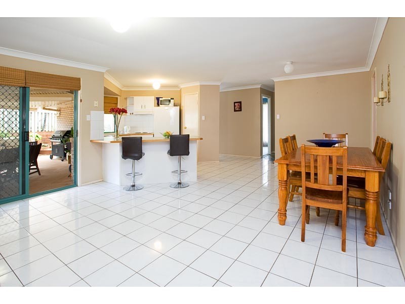 4 Chatham Avenue, Pacific Pines QLD 4211