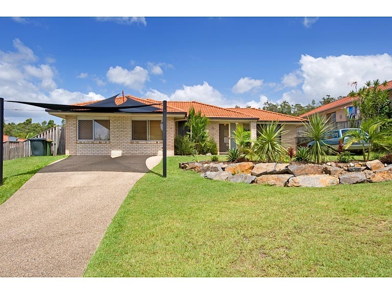 4 Chatham Avenue, Pacific Pines QLD 4211