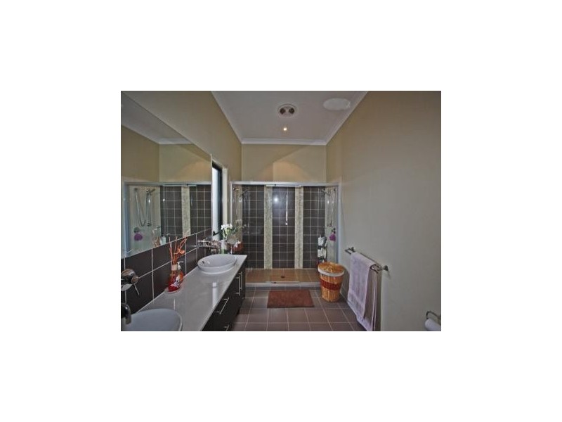 4 Malouf St, Maudsland QLD 4210