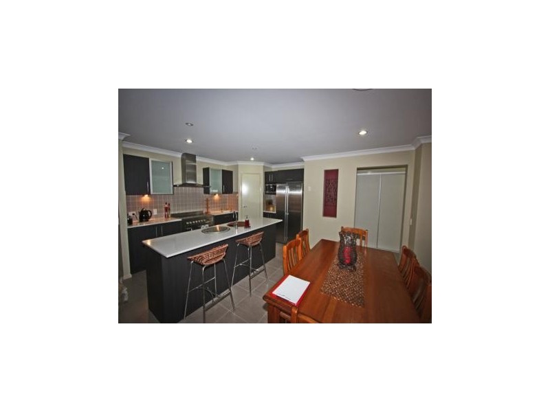 4 Malouf St, Maudsland QLD 4210