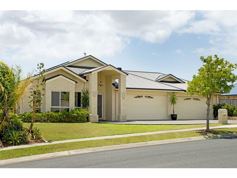 89 SALVADO DR, Pacific Pines QLD 4211