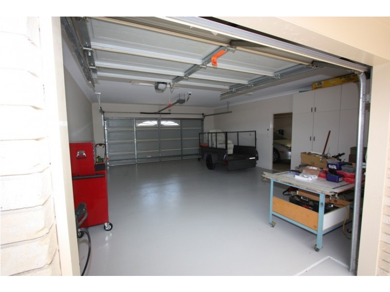 89 SALVADO DR, Pacific Pines QLD 4211