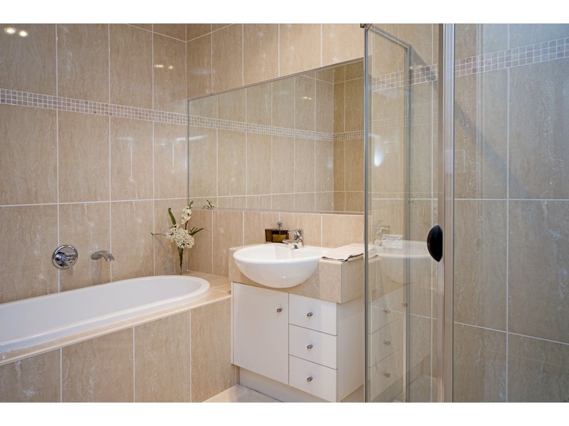 89 SALVADO DR, Pacific Pines QLD 4211