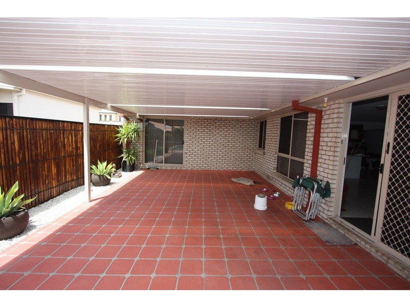 5 Arragan Ct, Pacific Pines QLD 4211