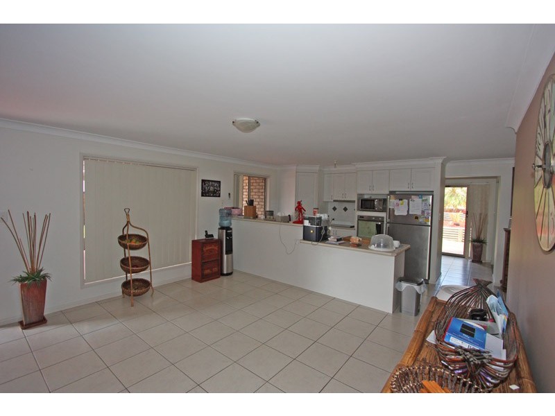 5 Arragan Ct, Pacific Pines QLD 4211