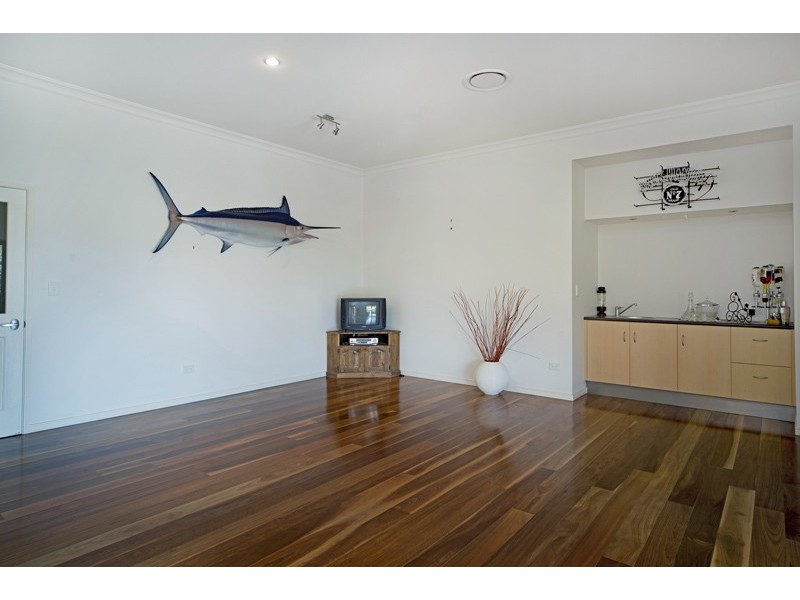 25 Howard Hughes Ct, Maudsland QLD 4210