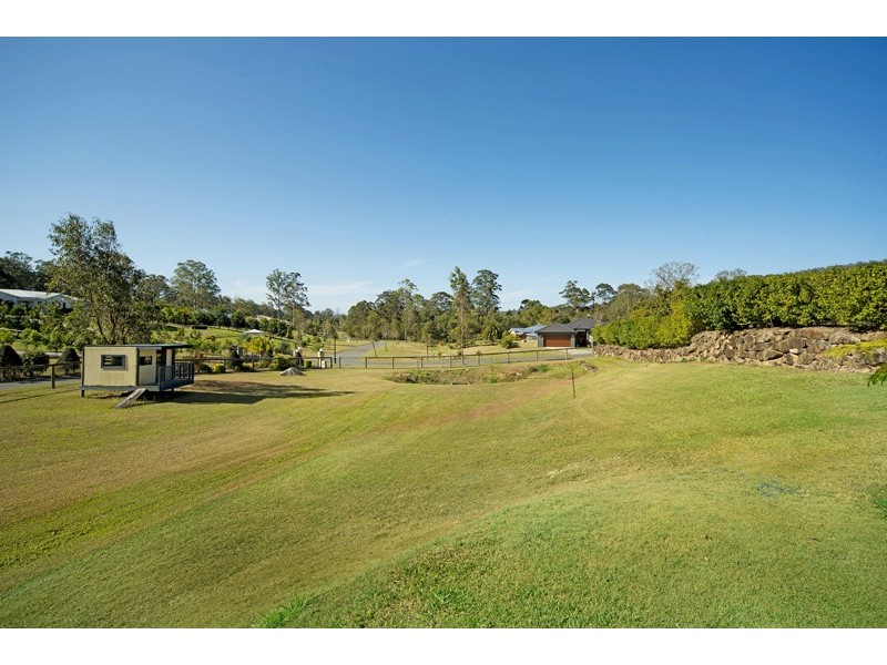 25 Howard Hughes Ct, Maudsland QLD 4210